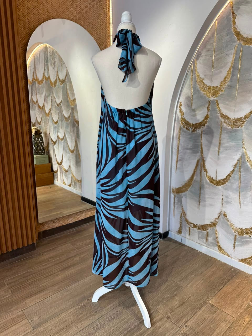 Vestido halter azul con café