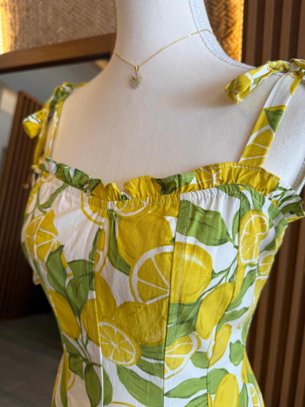 Vestido tirantes midi limones