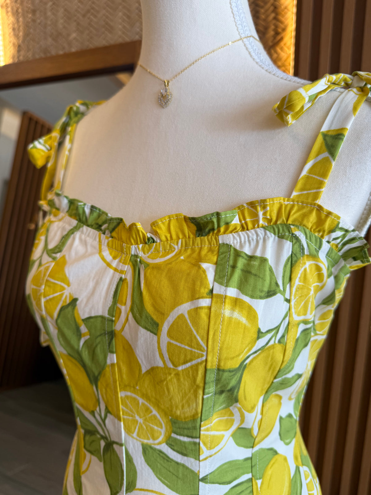 Vestido tirantes midi limones
