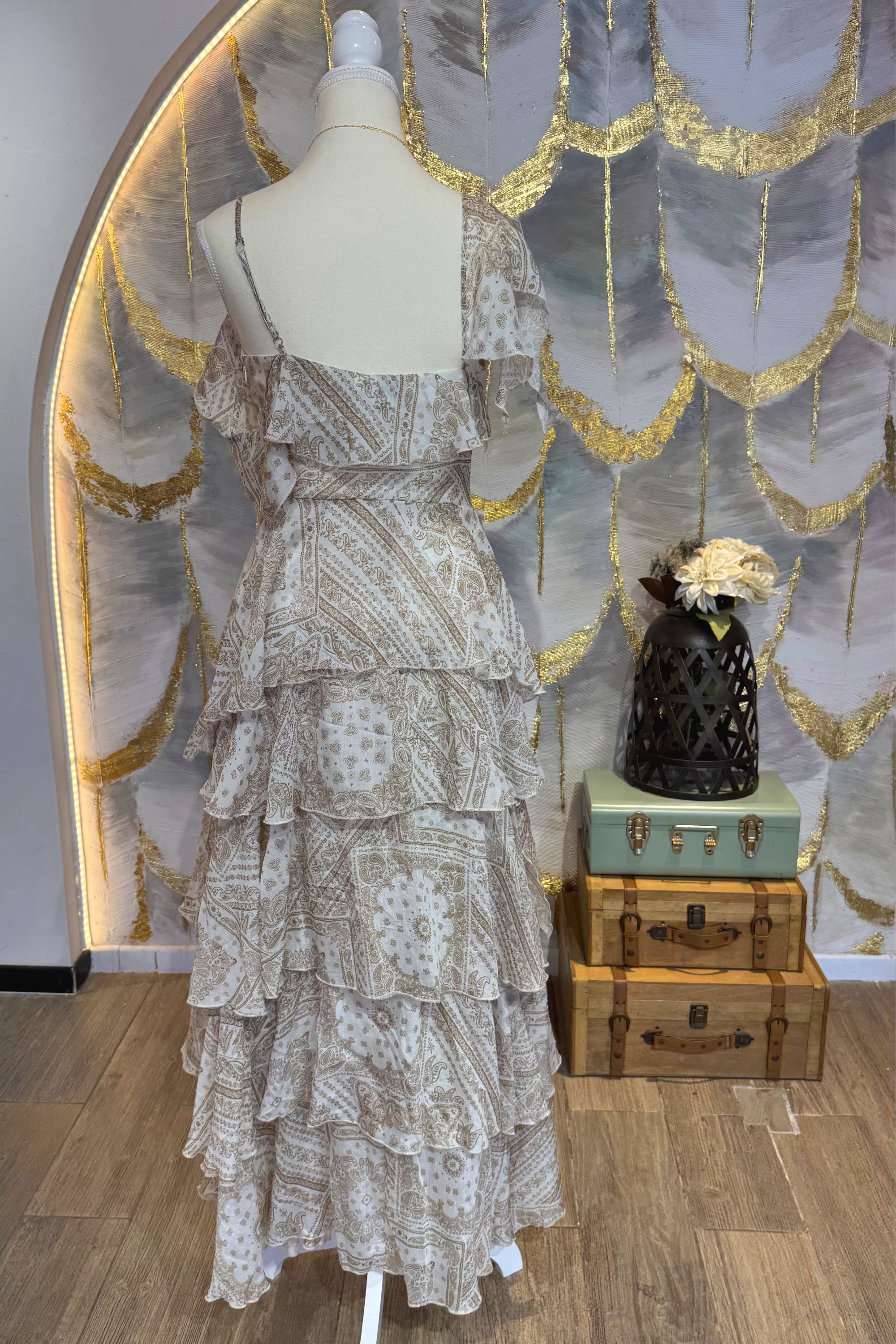 Vestido asimétrico escalonado