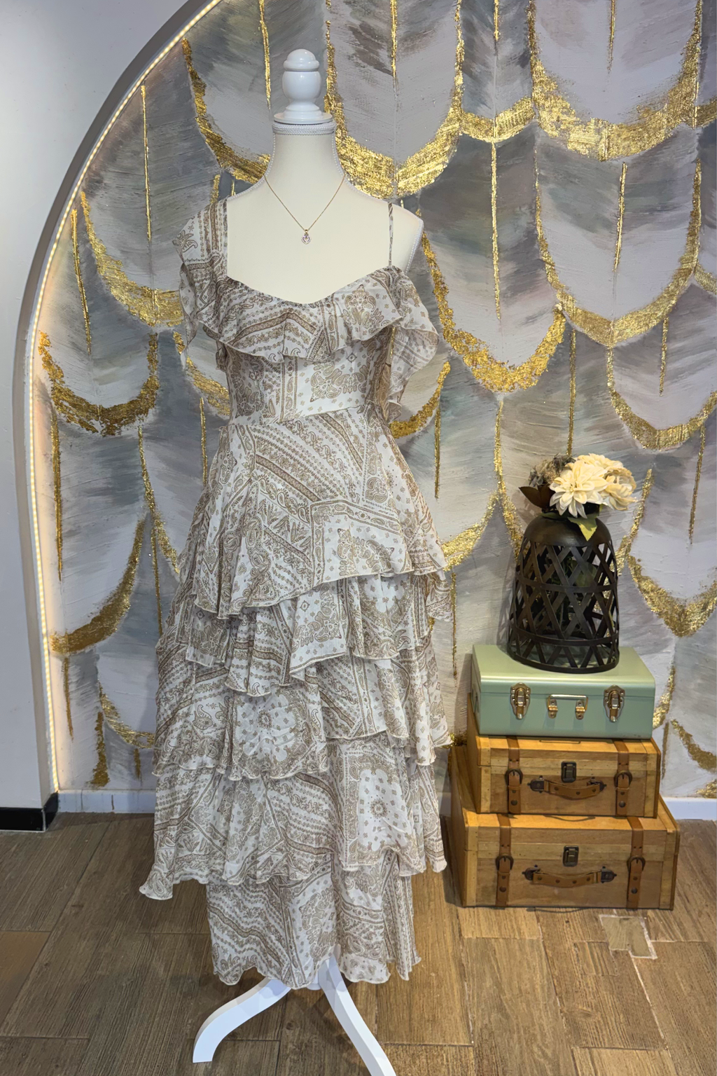 Vestido asimétrico escalonado