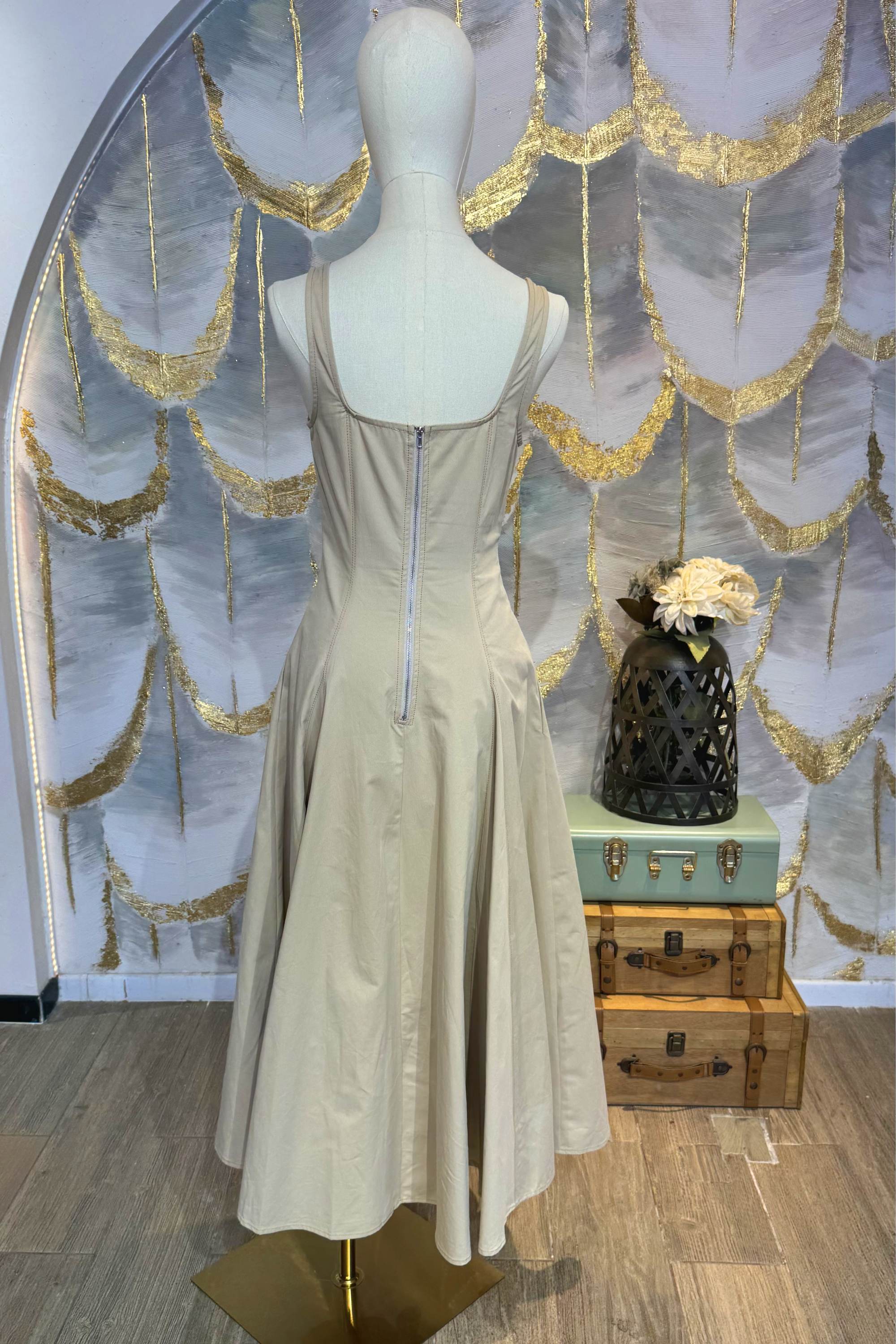 Vestido beige sin mangas