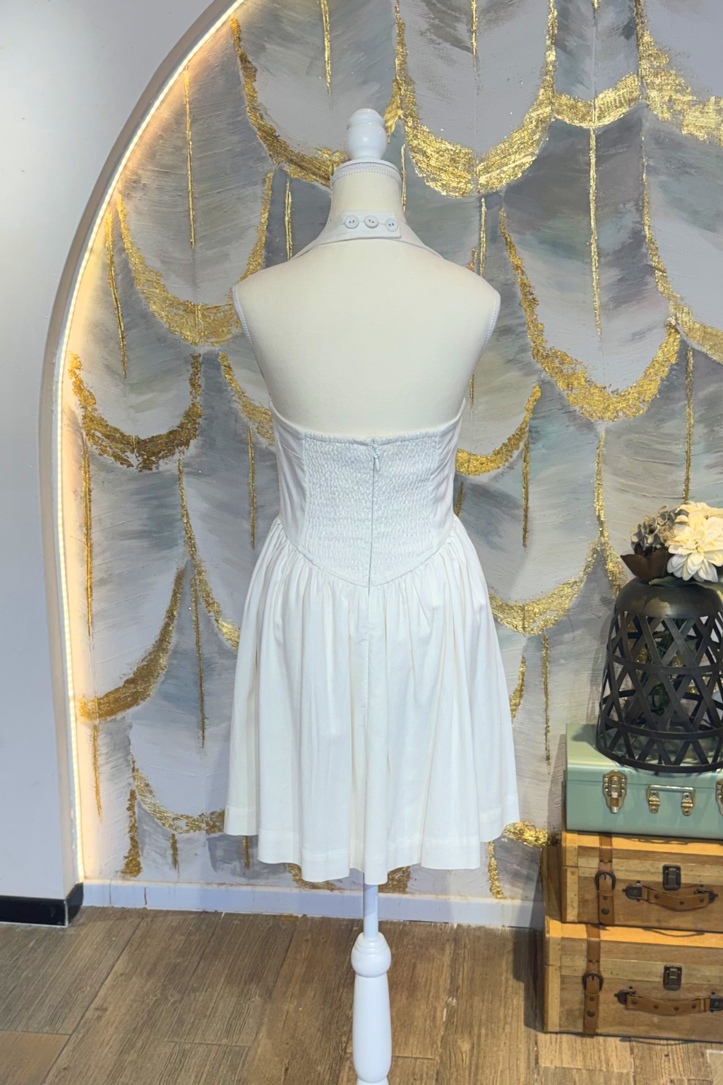 Vestido corto blanco cuello halter