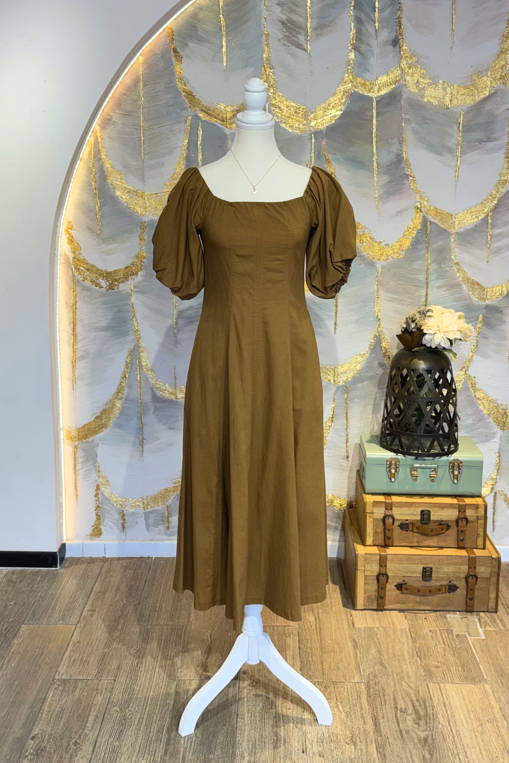 Vestido cafe largo con mangas