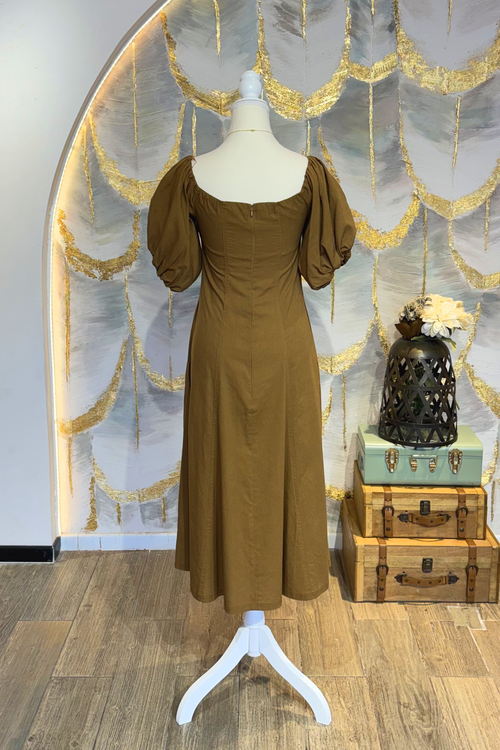 Vestido cafe largo con mangas