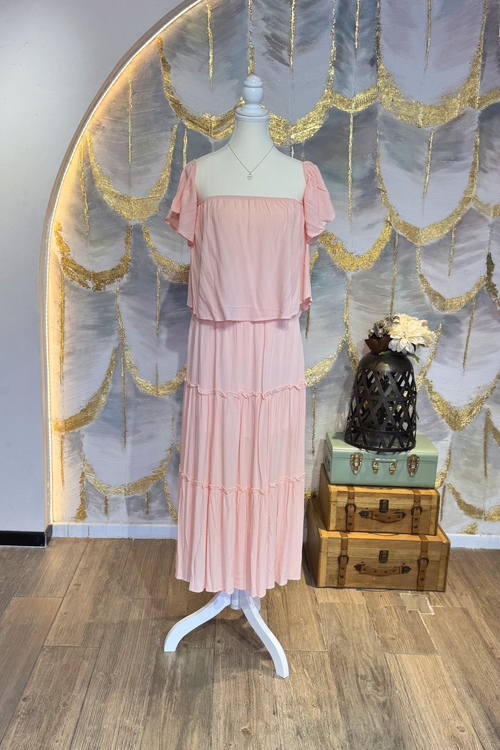Conjunto rosa con falda
