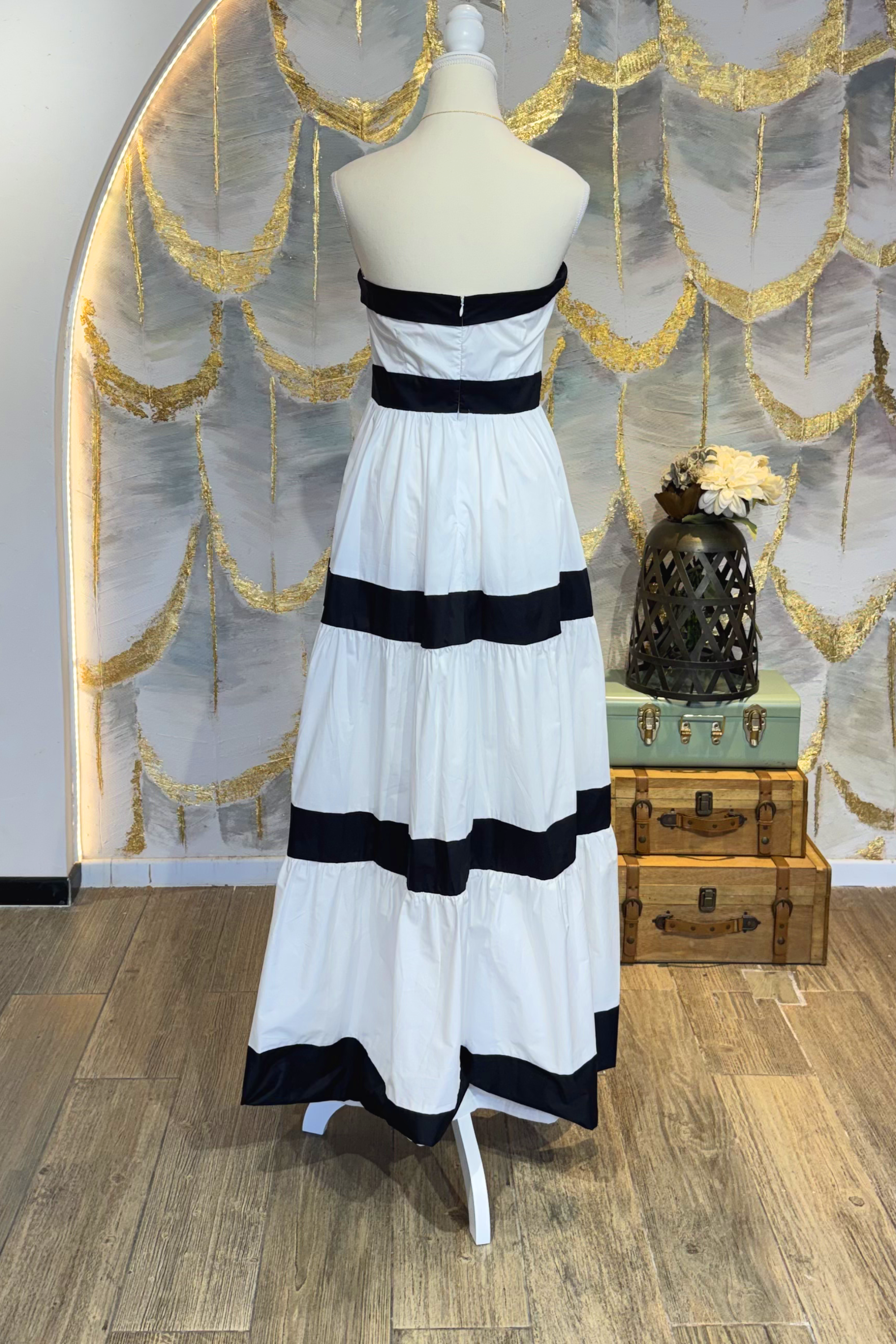 Vestido largo strapless blanco y negro