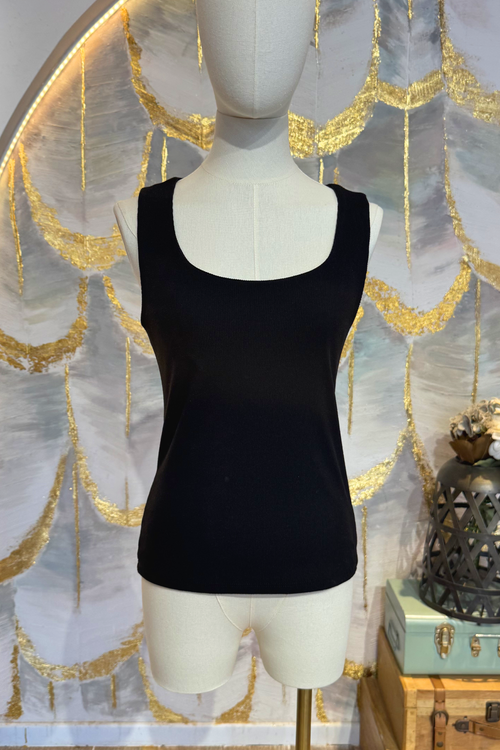 Blusa negra sin mangas