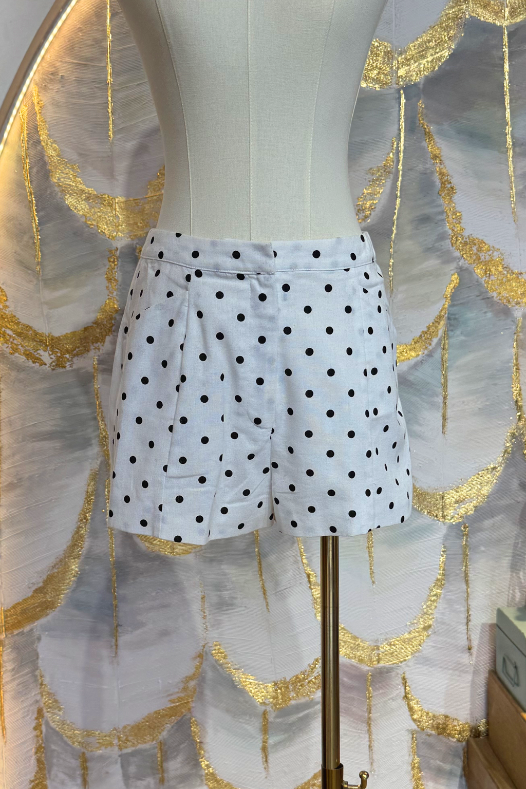 Short blanco con puntos