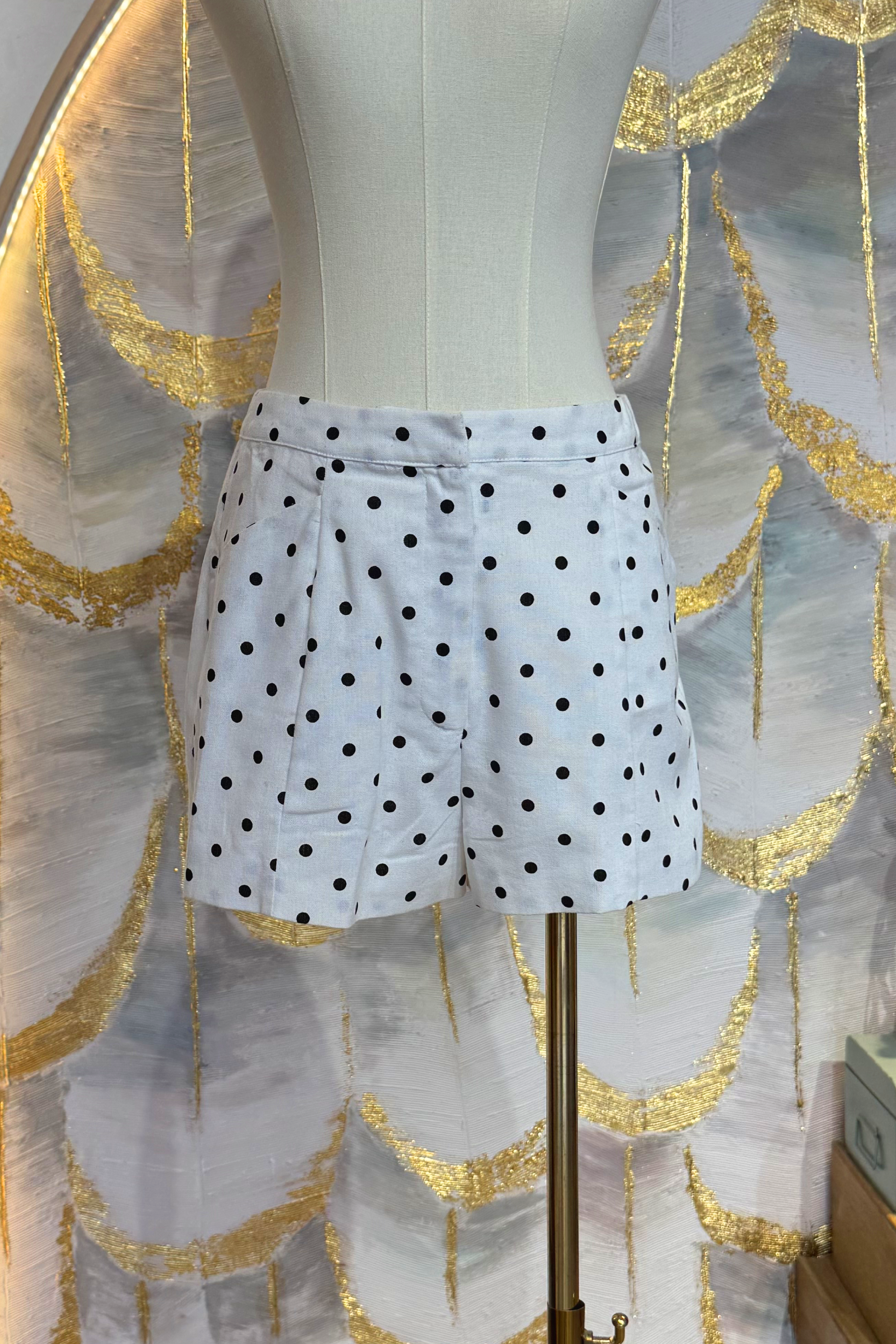 Short blanco con puntos