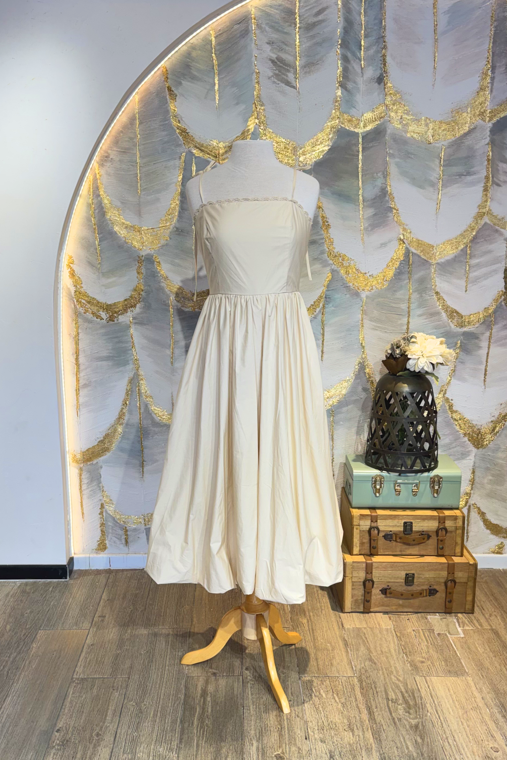 Vestido de tirantes Beige