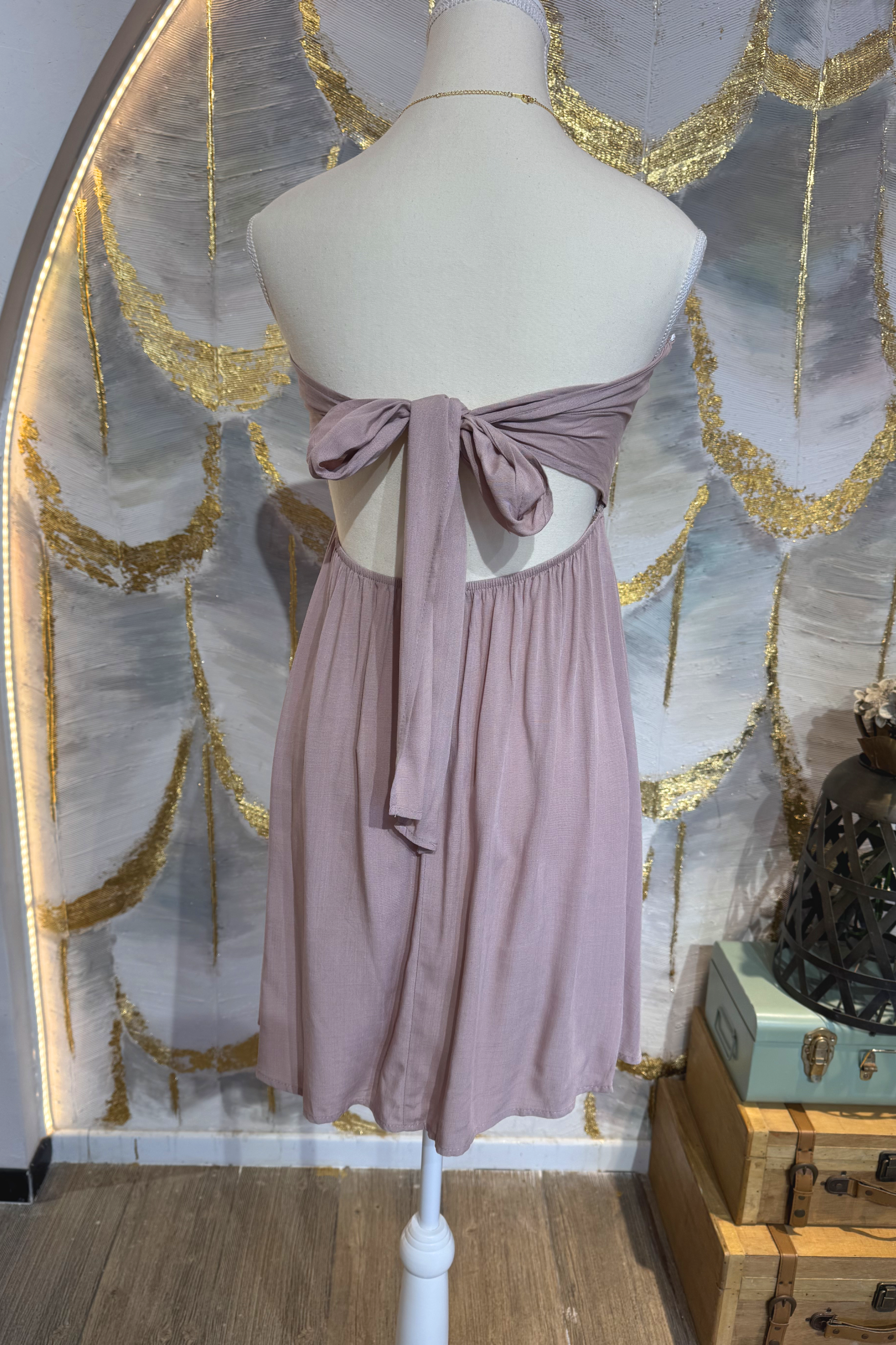 Vestido strapless corto rosa palo