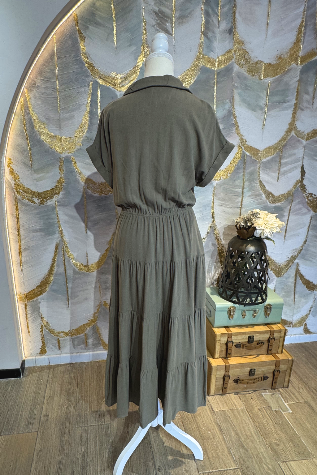 Vestido verde con mangas y botones
