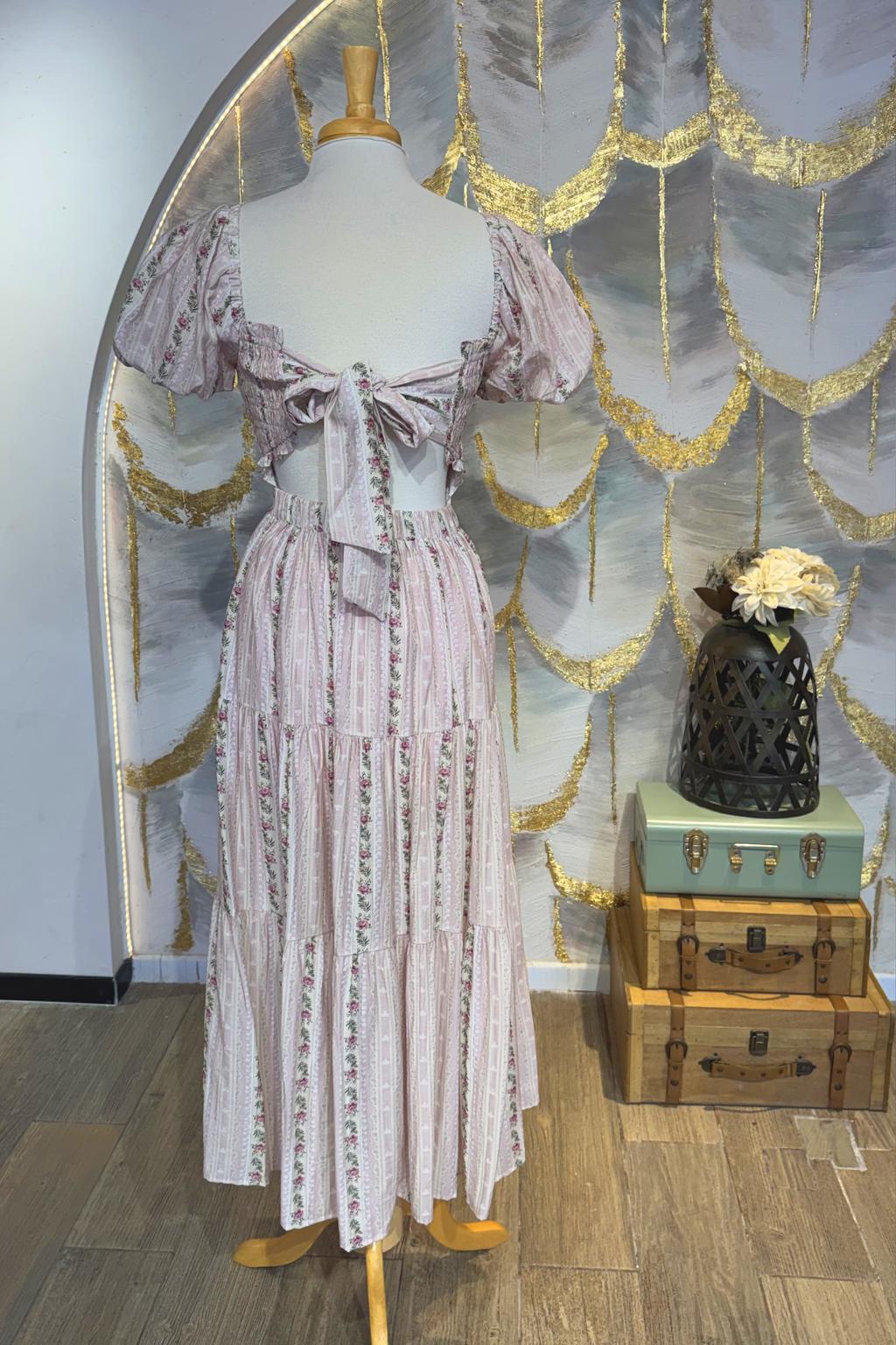 Vestido largo floreado con mangas