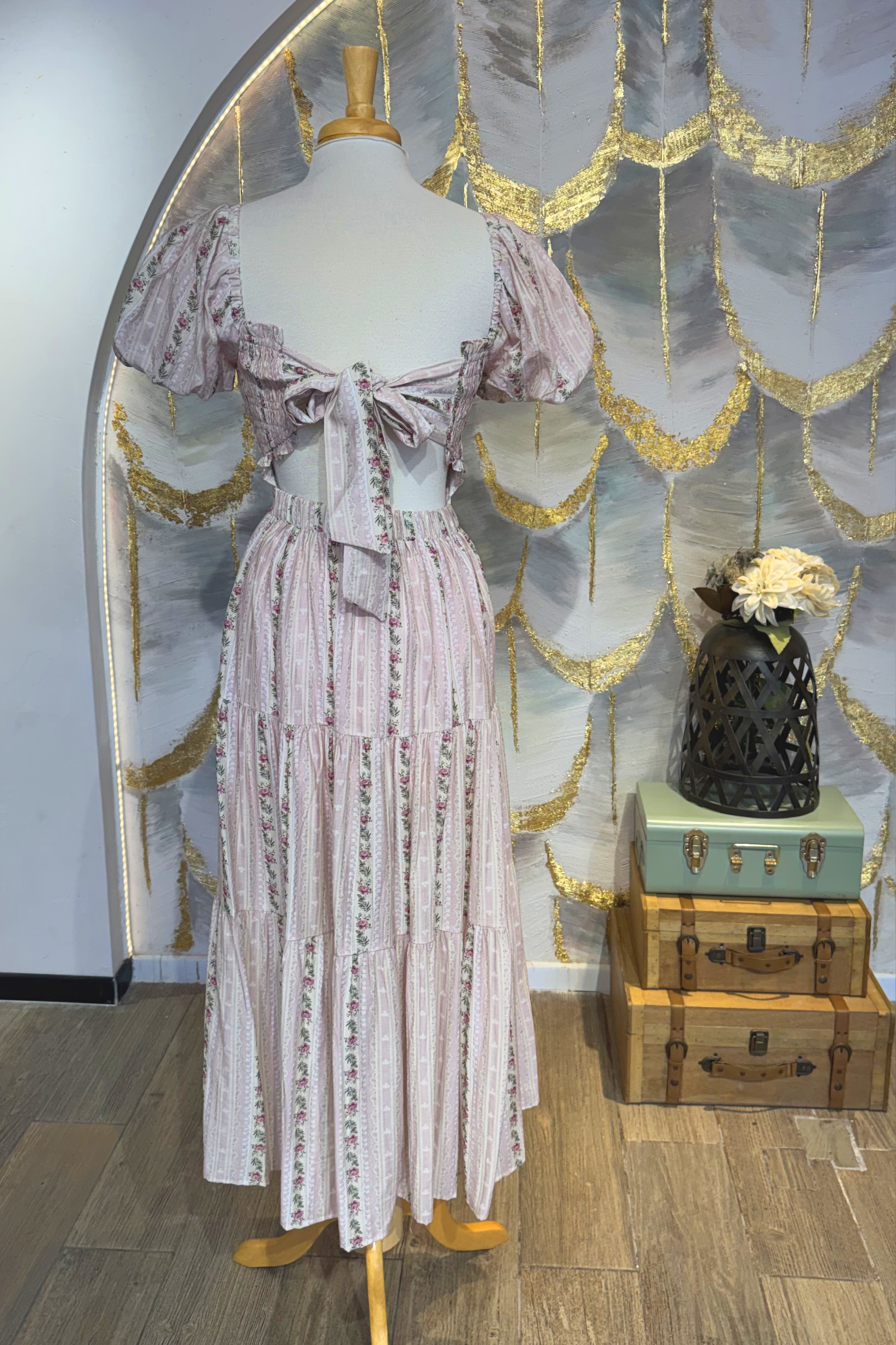 Vestido largo floreado con mangas