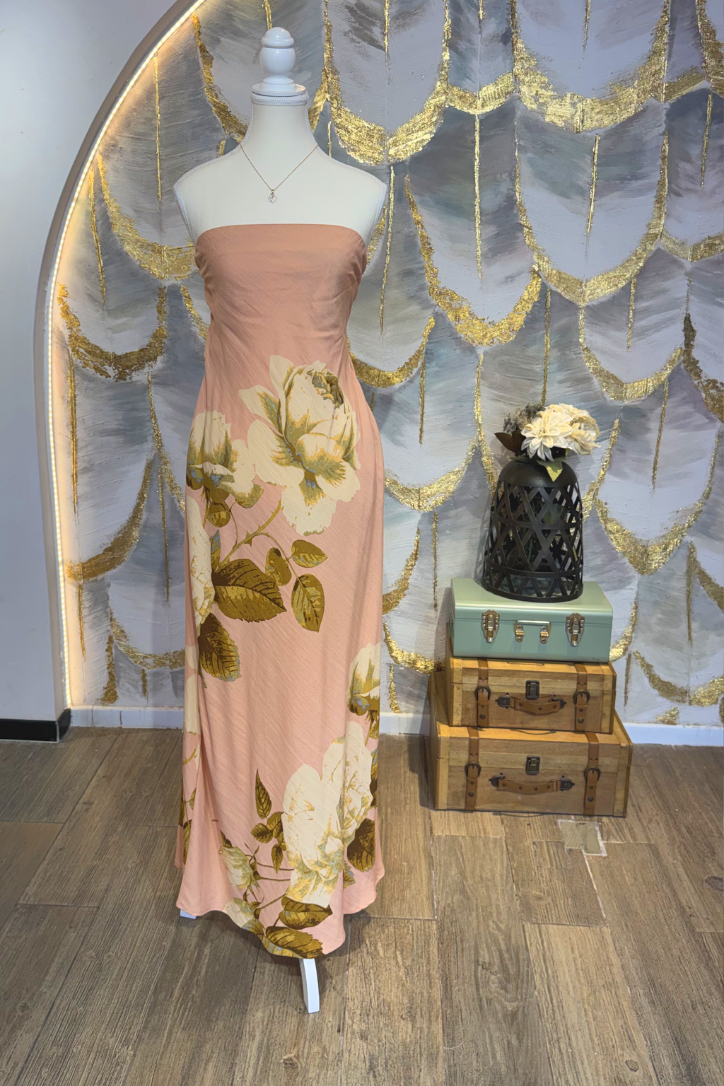 Vestido strapless floreado