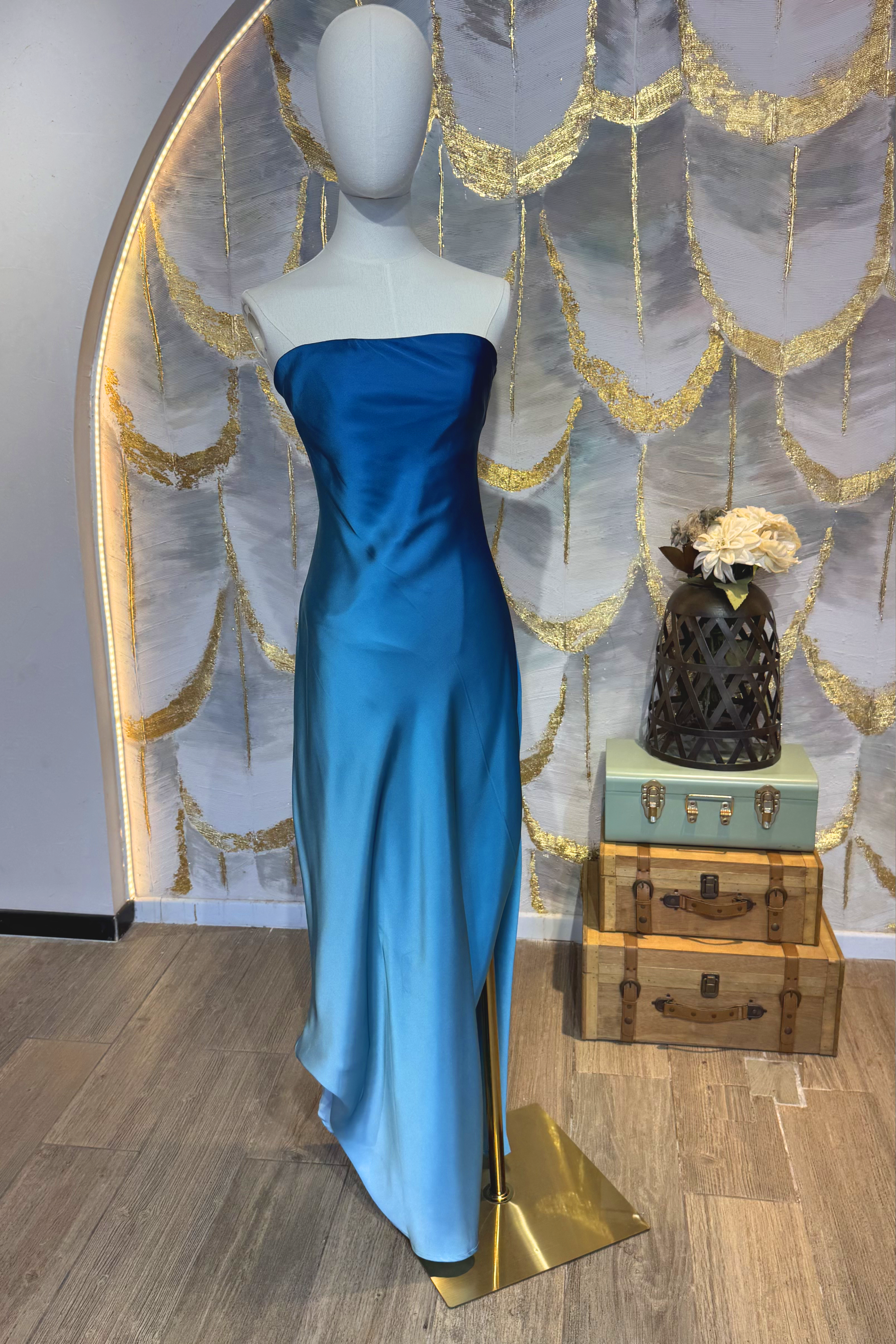 Vestido strapless azul