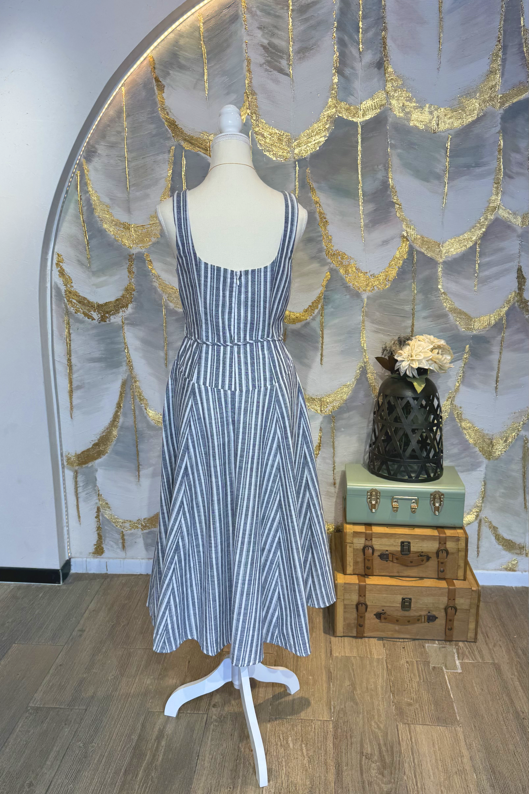 Vestido con rayas azul