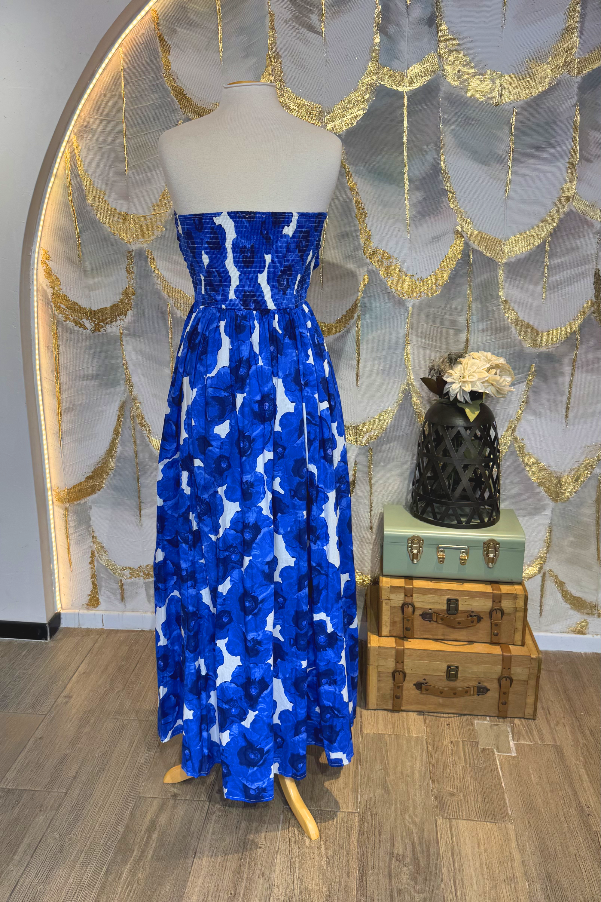 Vestido strapless flores azul