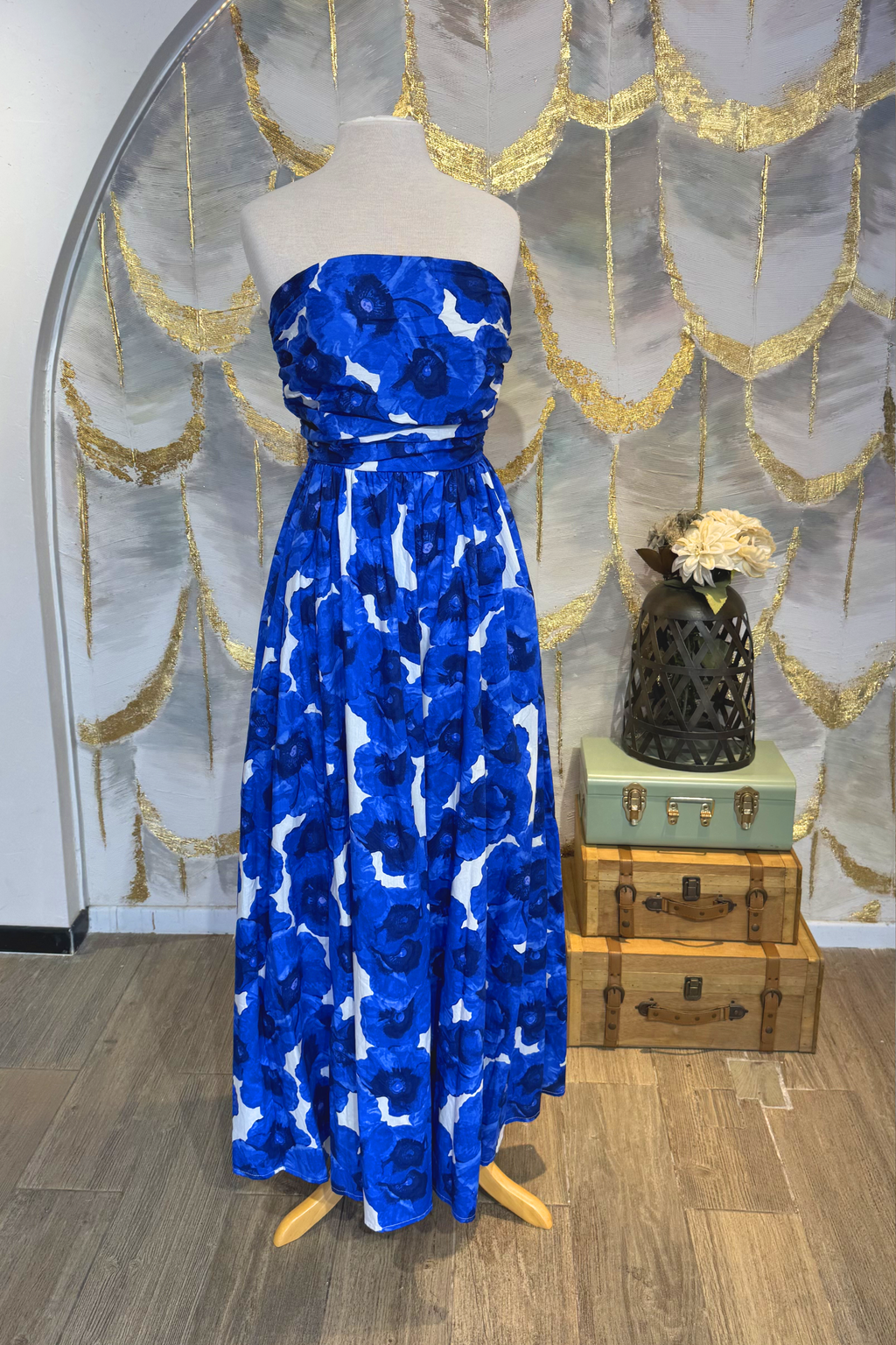 Vestido strapless flores azul