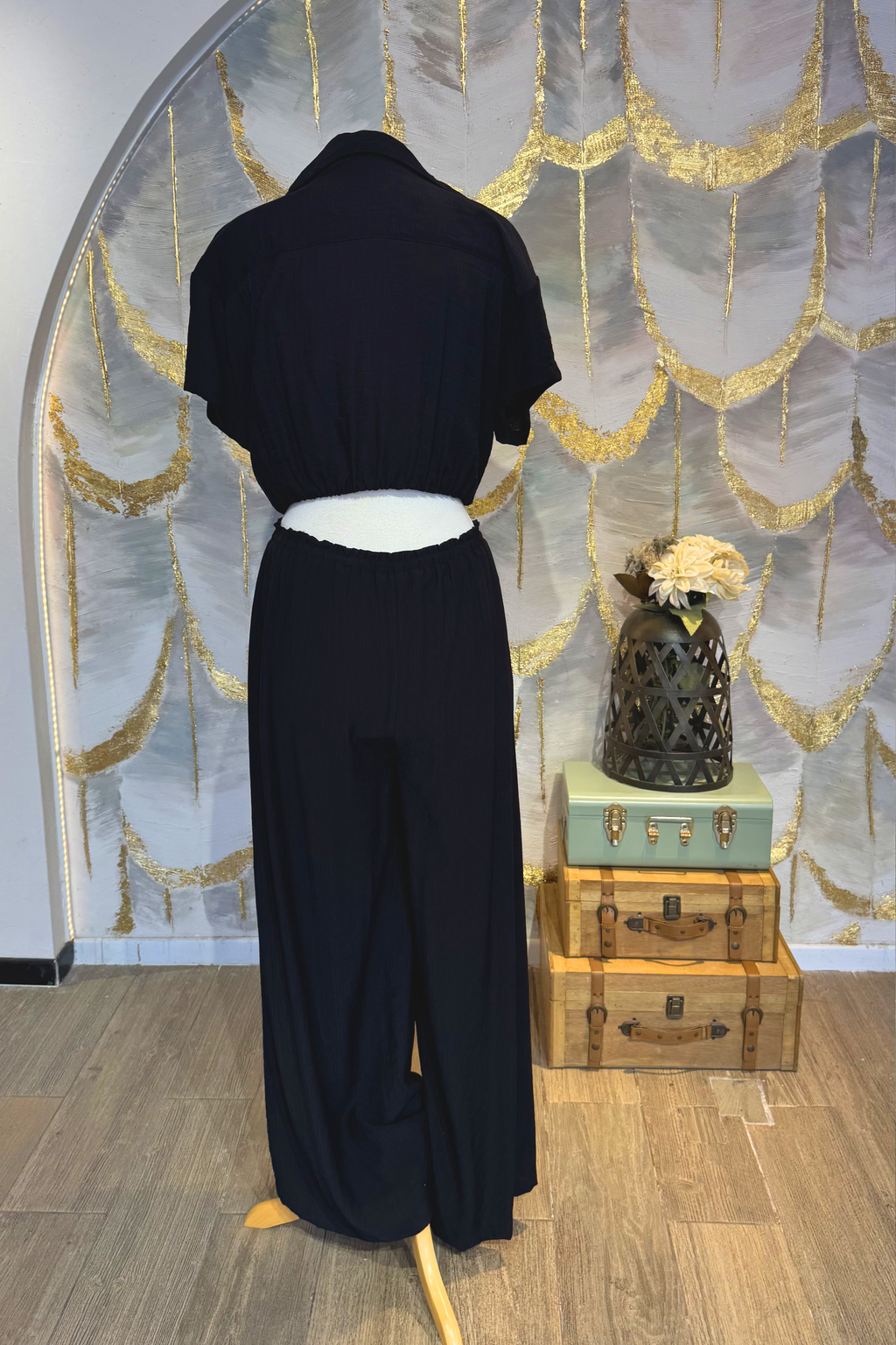 Conjunto negro con pantalón