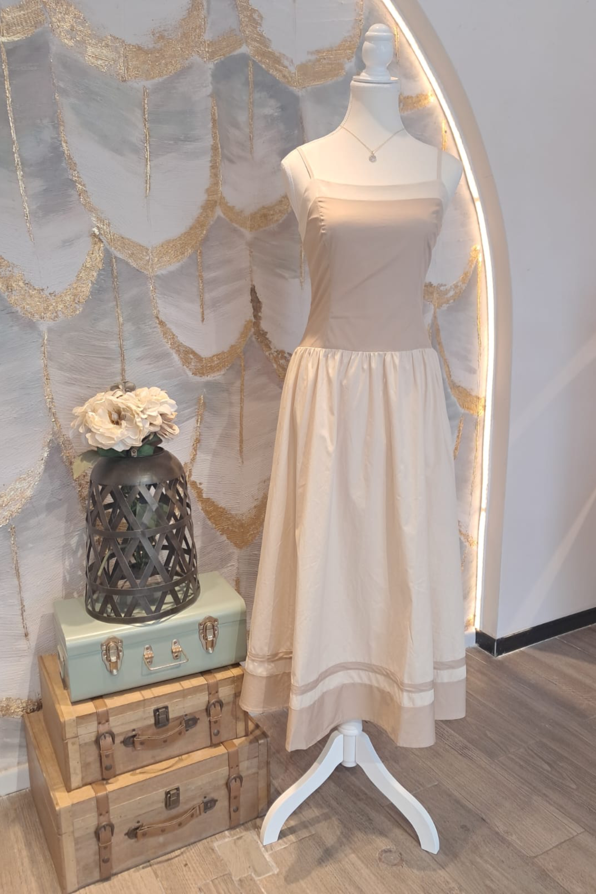 Vestido de tirantes Beige