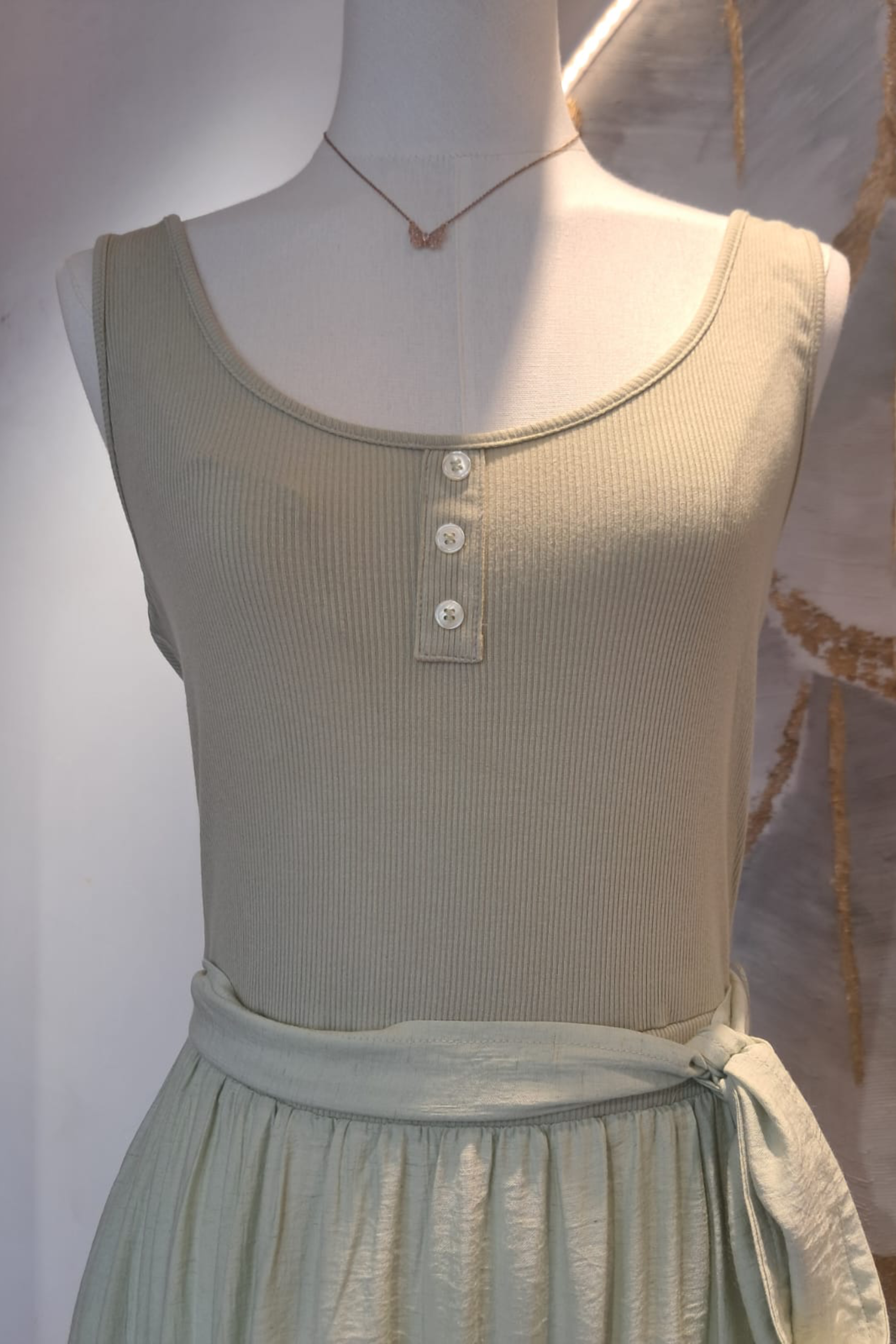 Vestido sin mangas verde